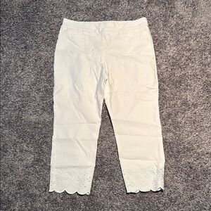Chicos Brigitte Embroidered Eyelets Slim Cropped Pants Pull on 12R